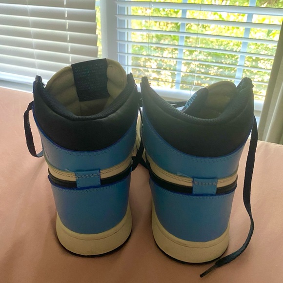 Men’s Air Jordan 1 High Retro OG - Picture 4 of 8